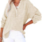 Damebluse med lange ermer og knapper i casualstil